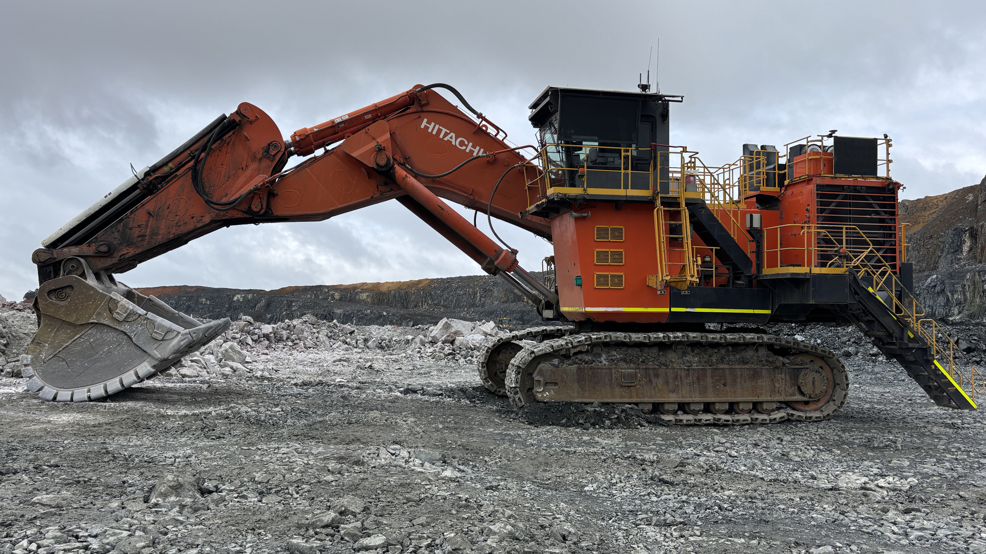 Field tested and Approved: Heavy-duty track shoe design for